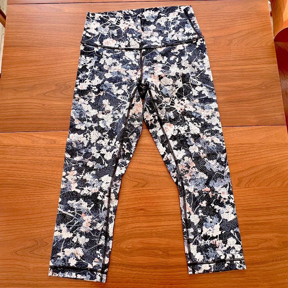 Lululemon Fast & Free Tights 21” Flower Pattern